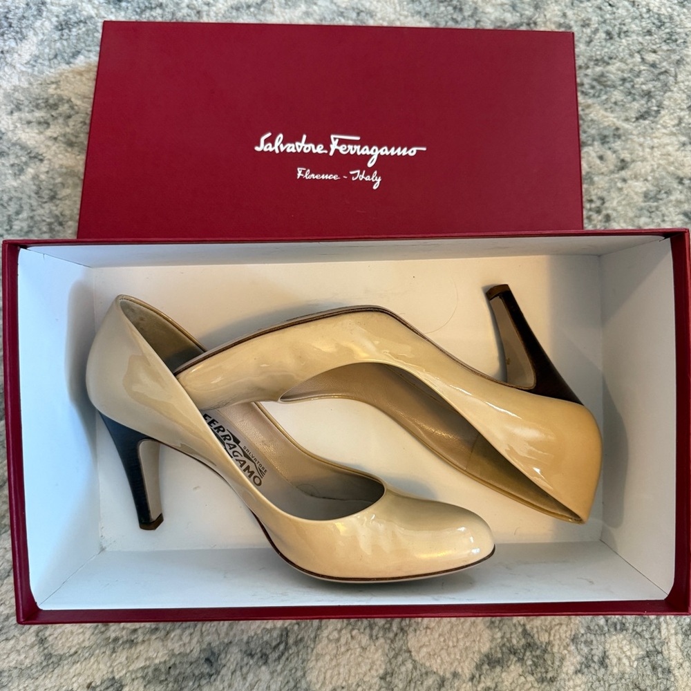 Salvatore Ferragamo | Nude Beige Patent Leather Nene Pumps